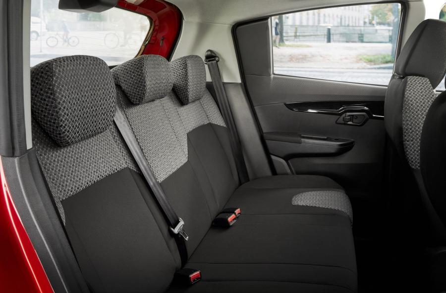 Интерьер Mahindra KUV100 Nxt 2018 года  (EU) (фото 16 из 20)